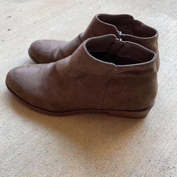 Fall boots - Picture 2 of 4